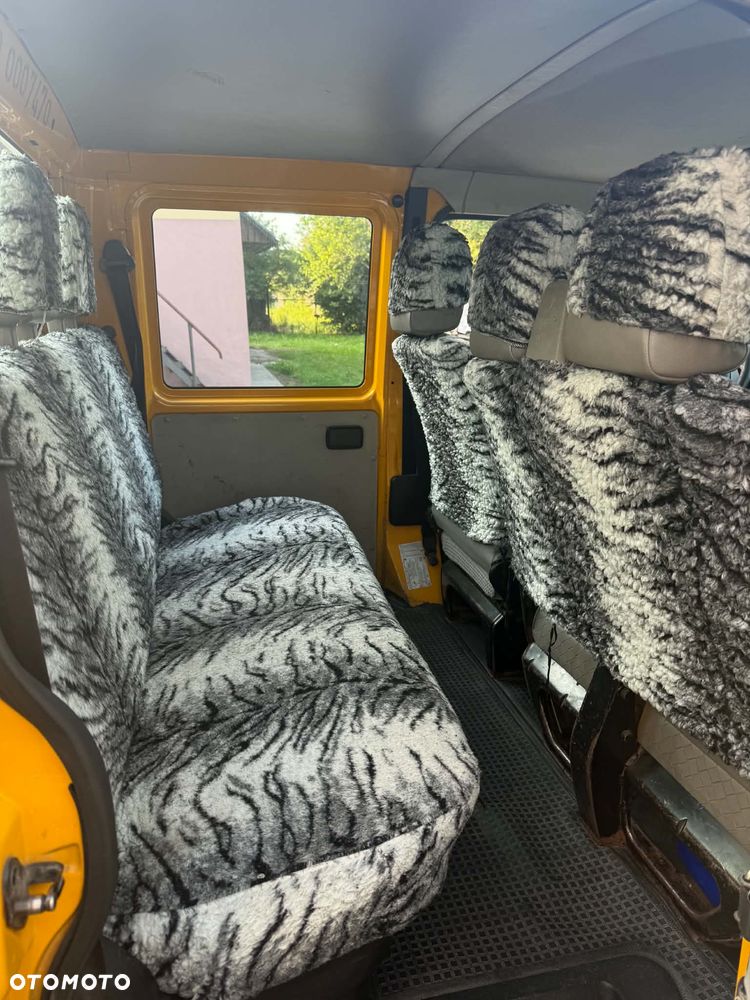 Volkswagen Transporter - 8