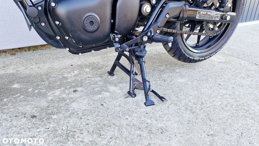 Royal Enfield HNTR - 20