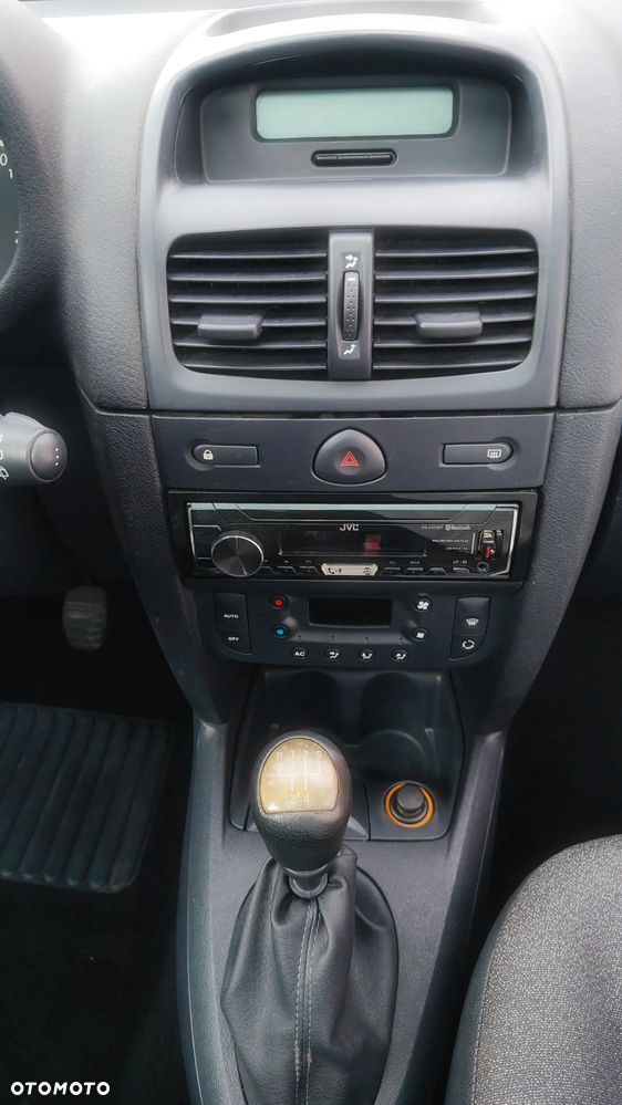 Renault Clio - 37