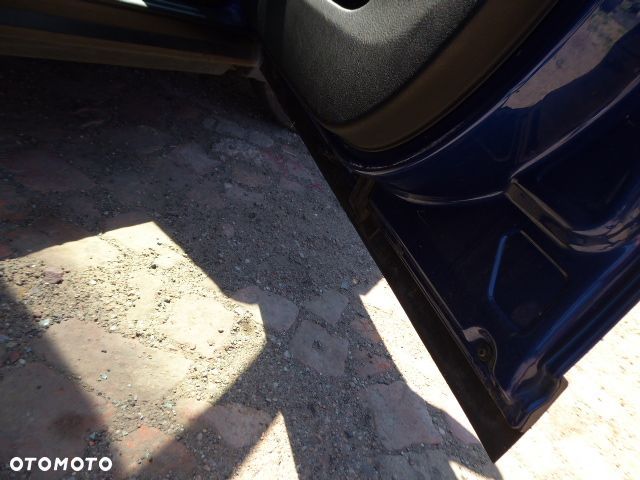 PASSAT B5 LIFT 00-05 DRZWI PRZÓD PRAWE GOŁE LC5X KOMBI 5D - 5