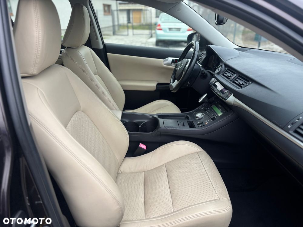 Lexus CT Standard - 32