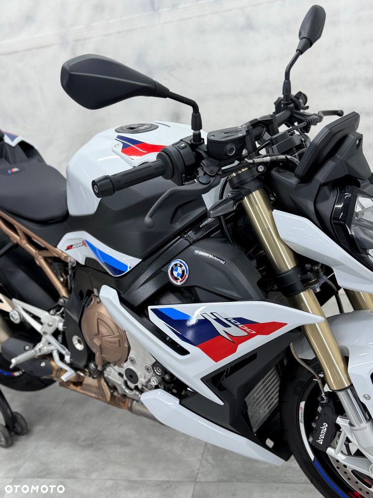 BMW S - 10