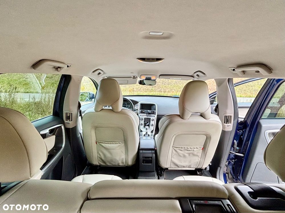 Volvo XC 60 D4 AWD Ocean Race - 15