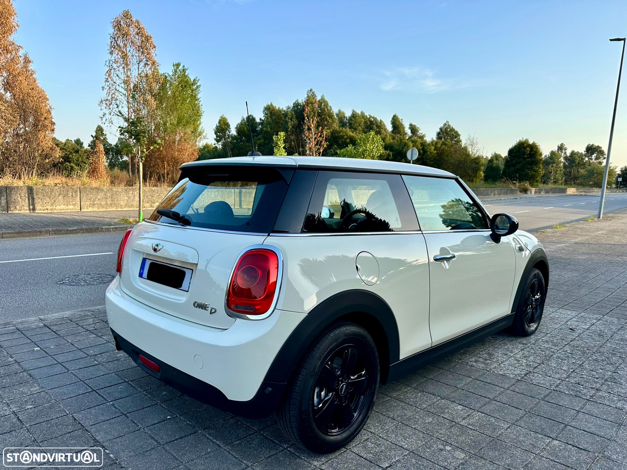 MINI 3 Portas One D - 7