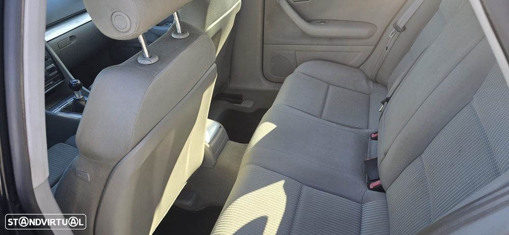 Audi A4 Avant 2.0 TDI Sport - 9