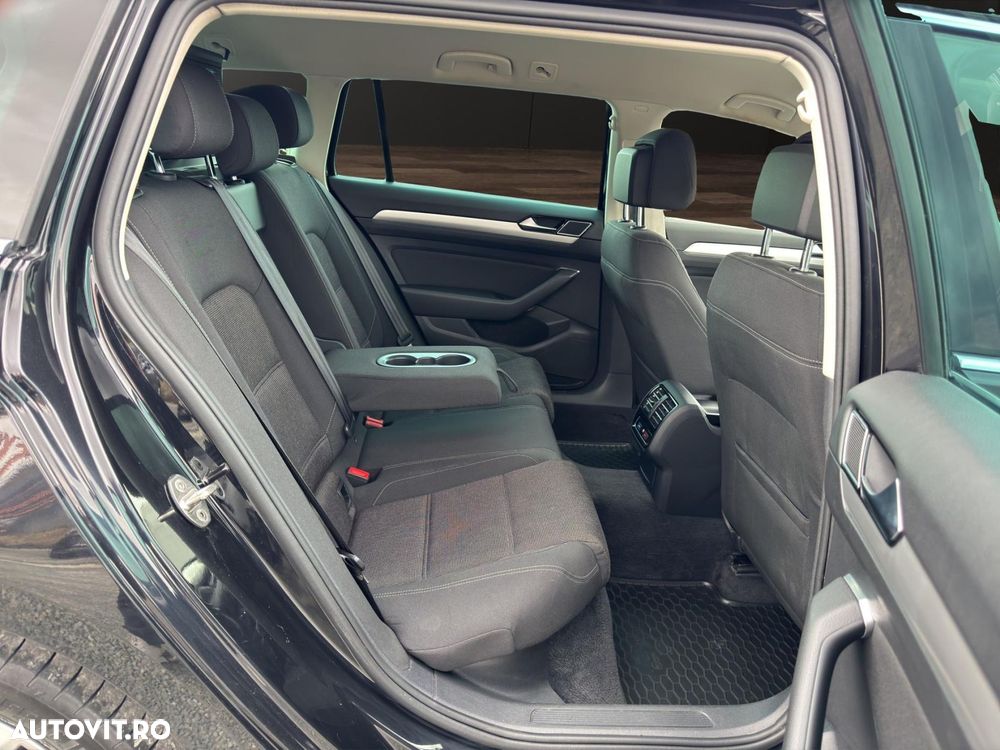 Volkswagen Passat - 12