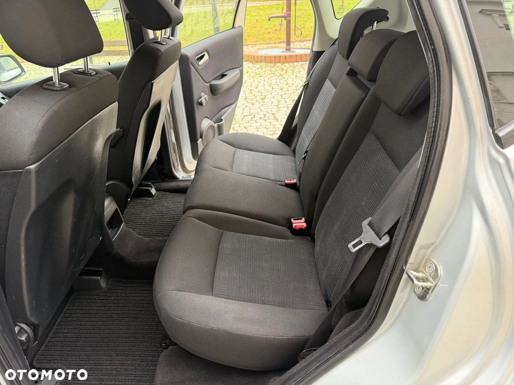 Mercedes-Benz Klasa A 150 BlueEFFICIENCY Elegance - 27