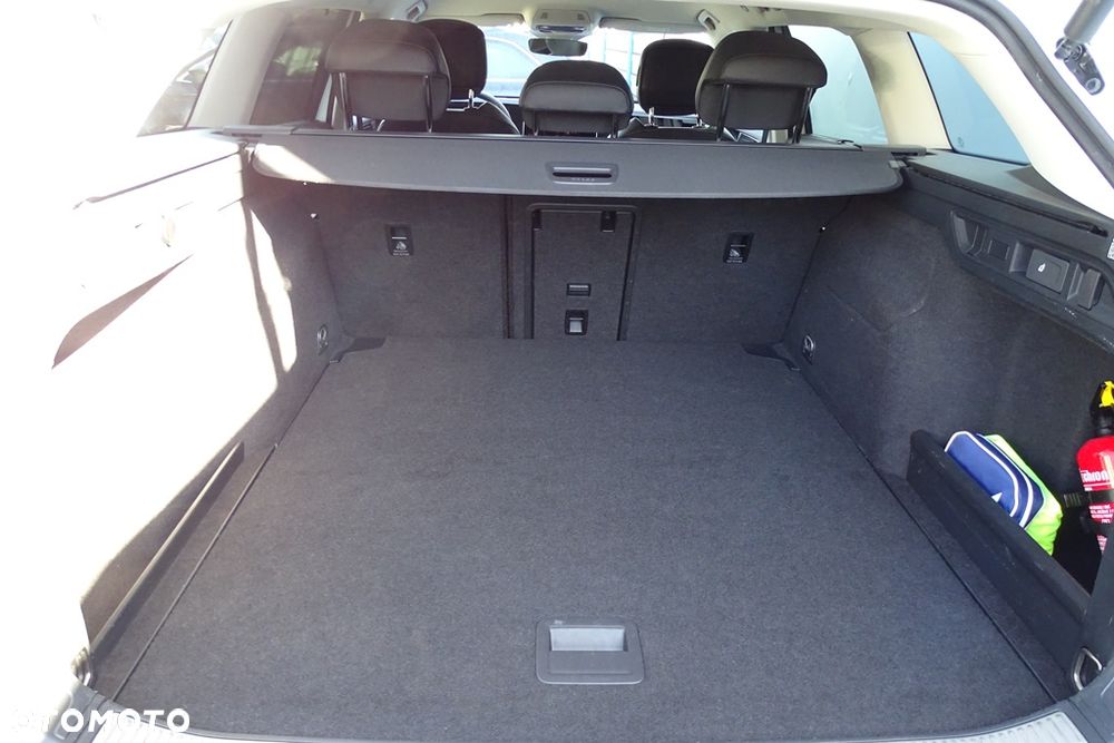 Volkswagen Passat 2.0 TDI SCR Style DSG - 27