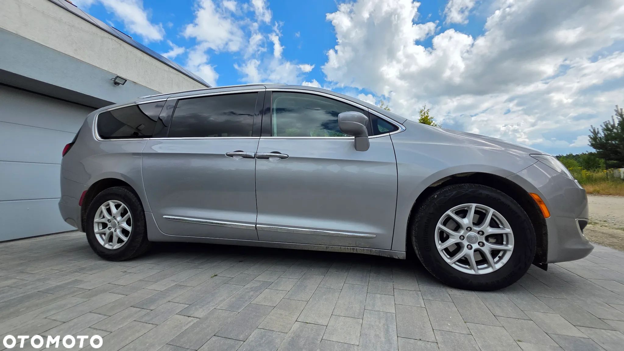 Chrysler Pacifica - 1