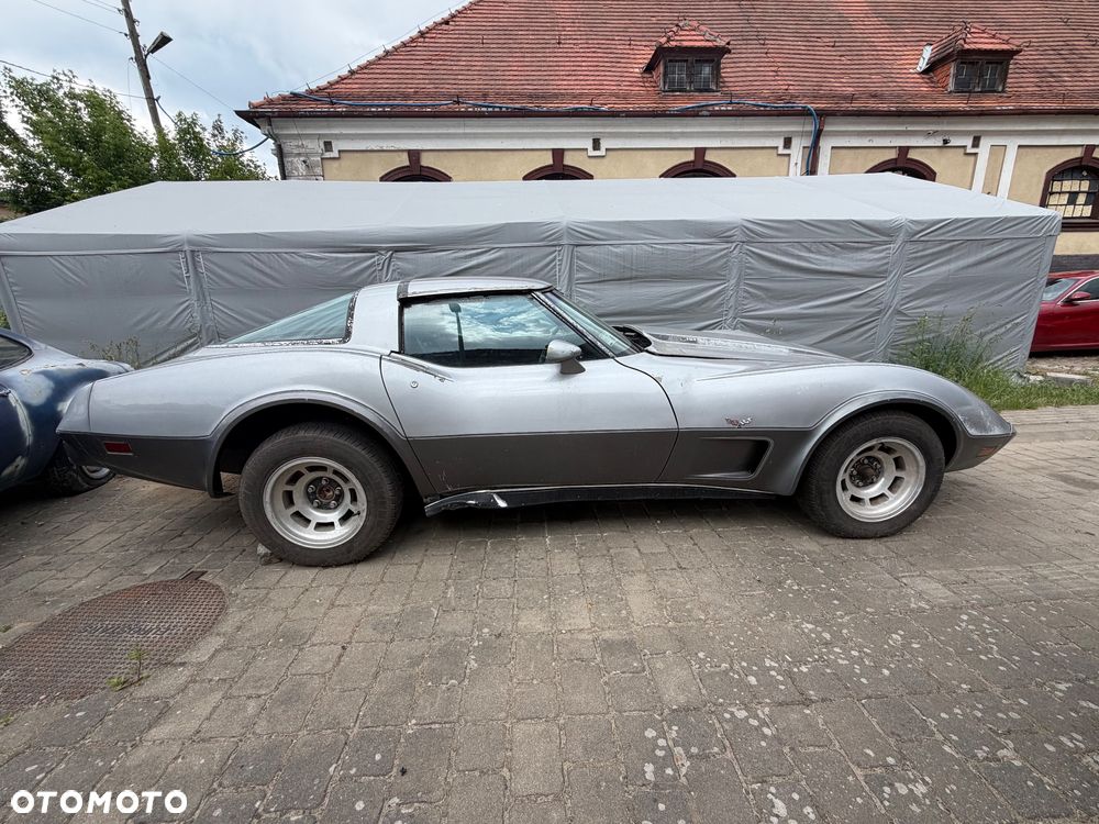 Chevrolet Corvette - 2