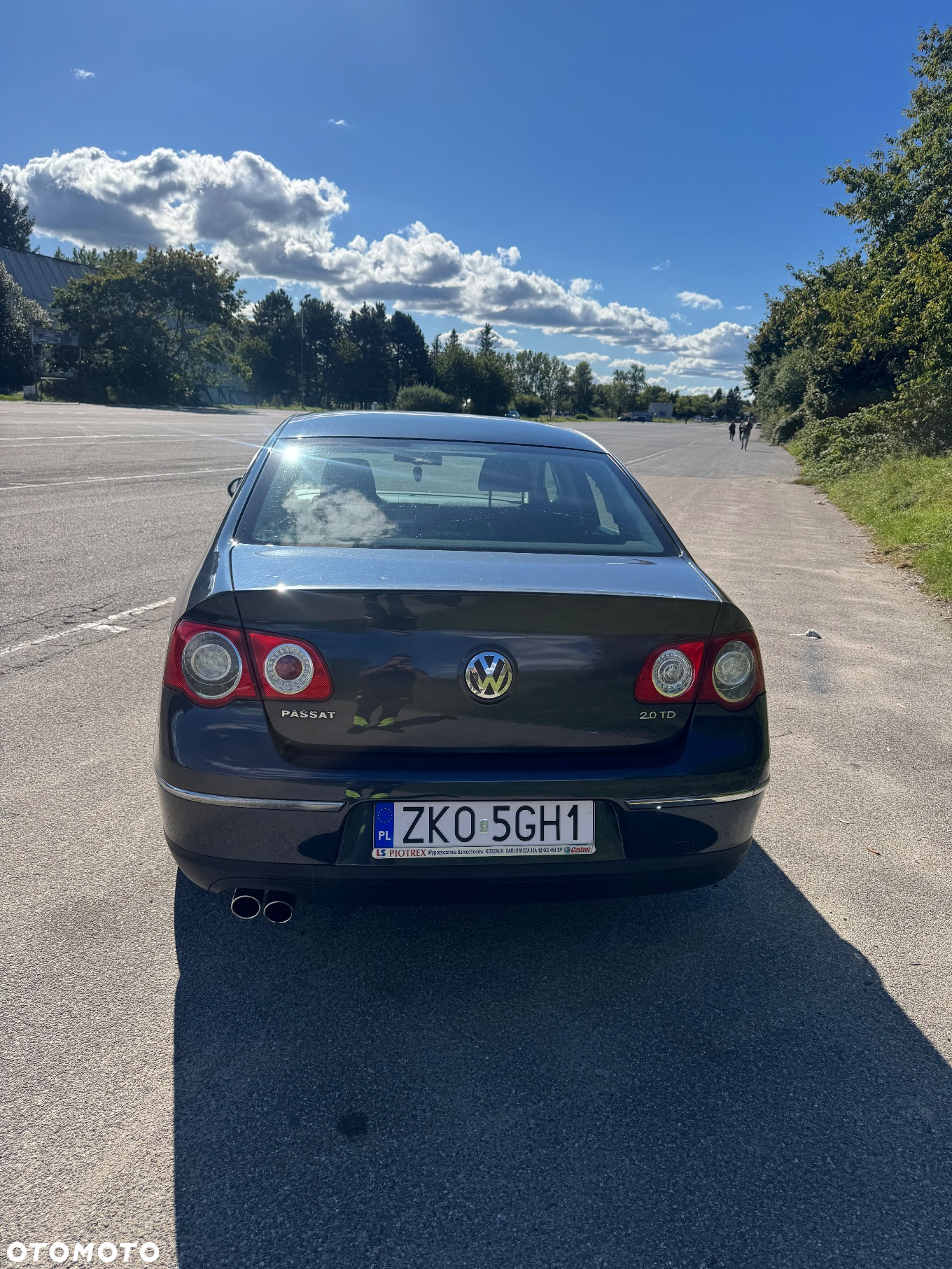 Volkswagen Passat - 4
