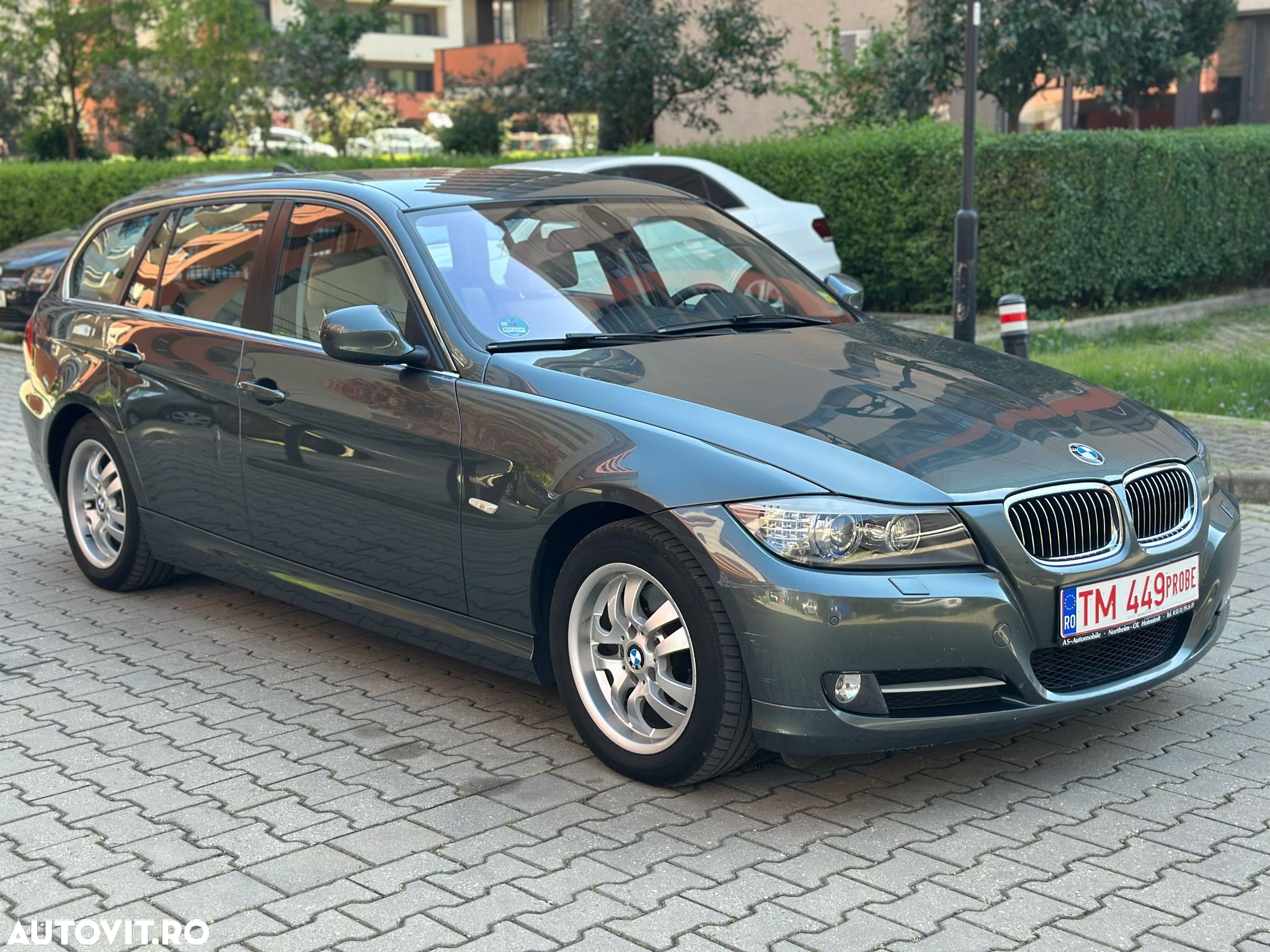 BMW Seria 3 318d DPF Touring - 2