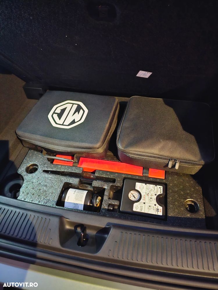 MG MG4 EV 64 kWh XPower - 33