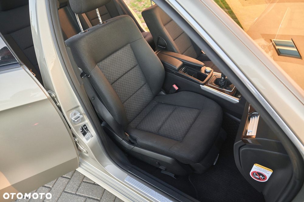 Mercedes-Benz Klasa E 200 CDI - 31