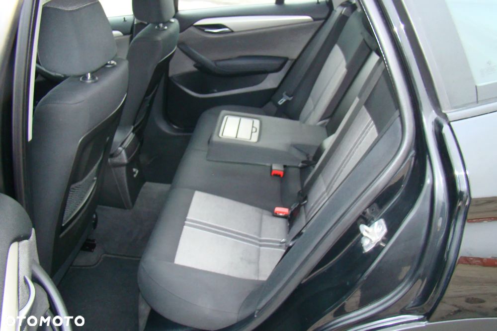 BMW X1 sDrive18d xLine - 10