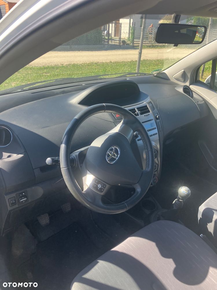 Toyota Yaris 1.33 Sol - 9