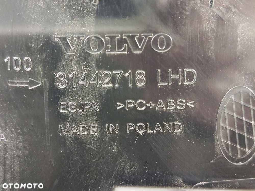 VOLVO XC40 17-21r Schowek - 8