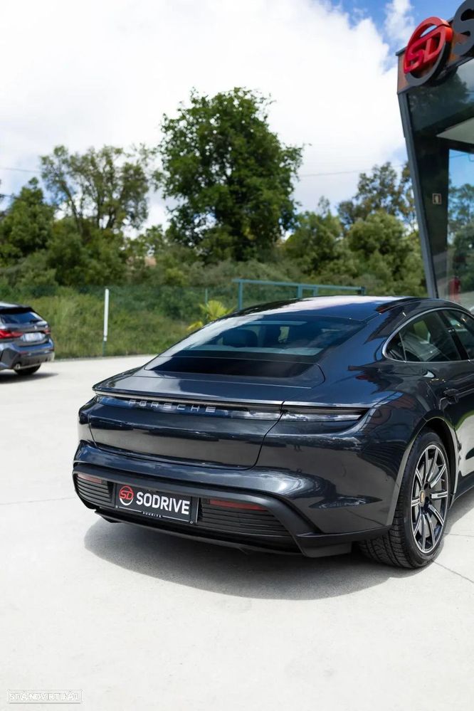 Porsche Taycan - 28