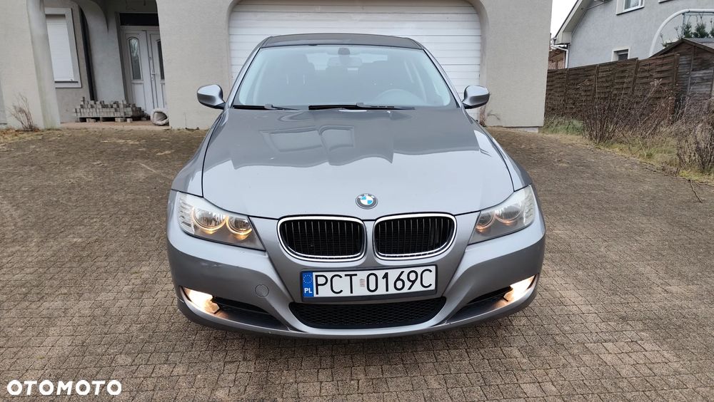 BMW Seria 3 318d DPF Edition Sport - 30