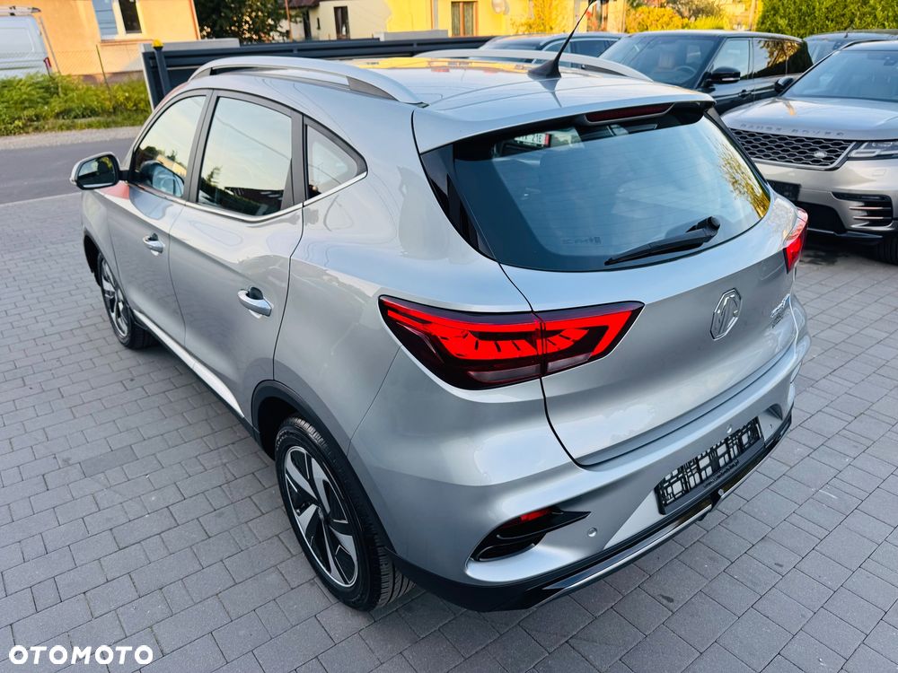 MG ZS - 12
