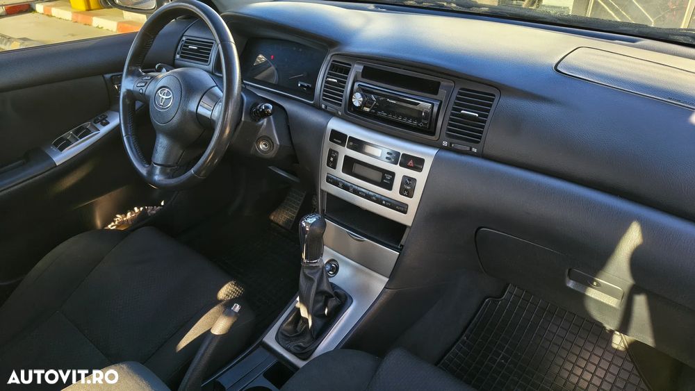 Toyota Corolla 1.4 H/B Sol - 3