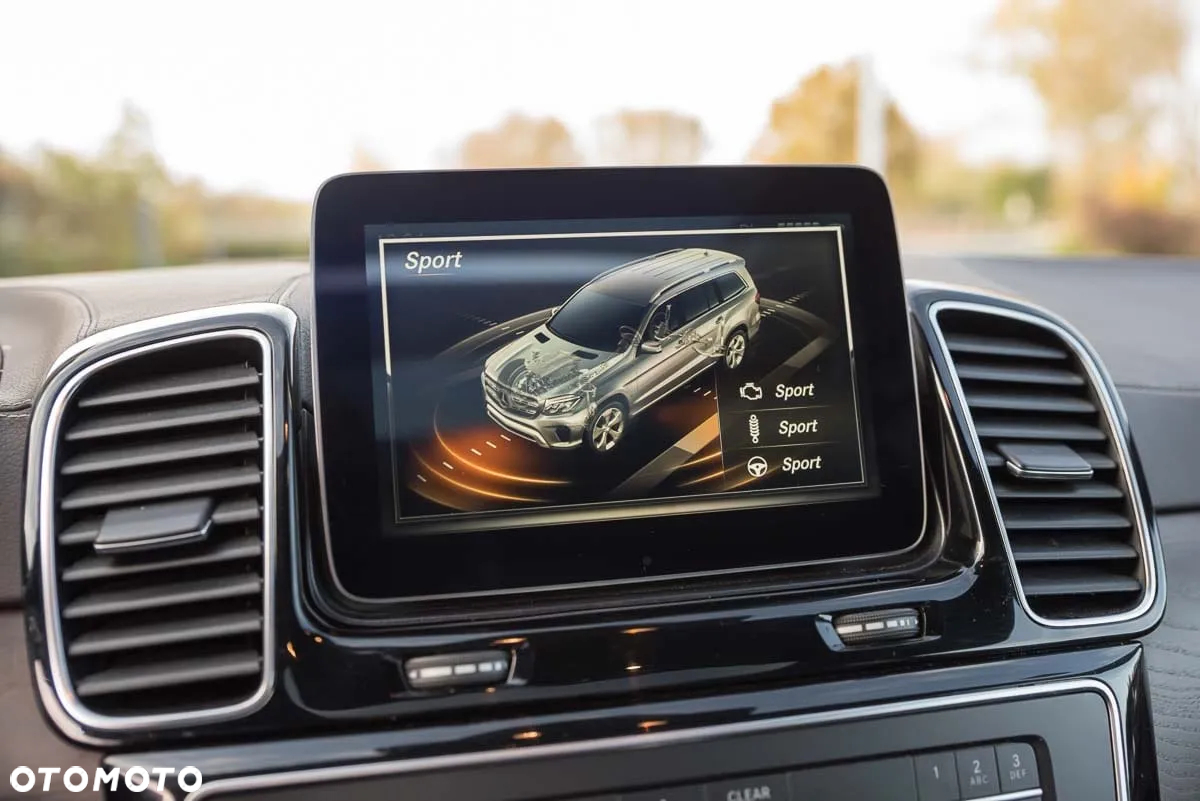 Mercedes-Benz GLS 500 4Matic 9G-TRONIC AMG Line - 17