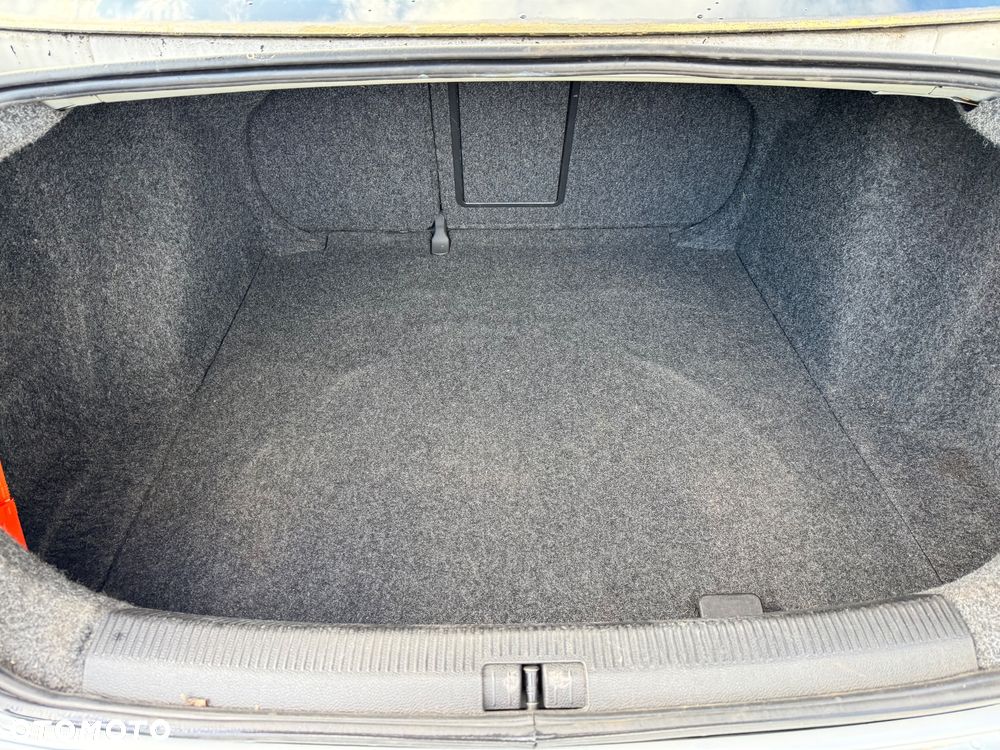 Volkswagen Jetta - 30