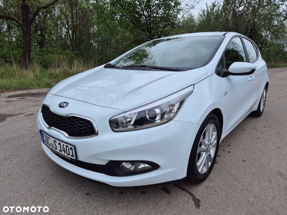 Kia Ceed 1.4 L - 12