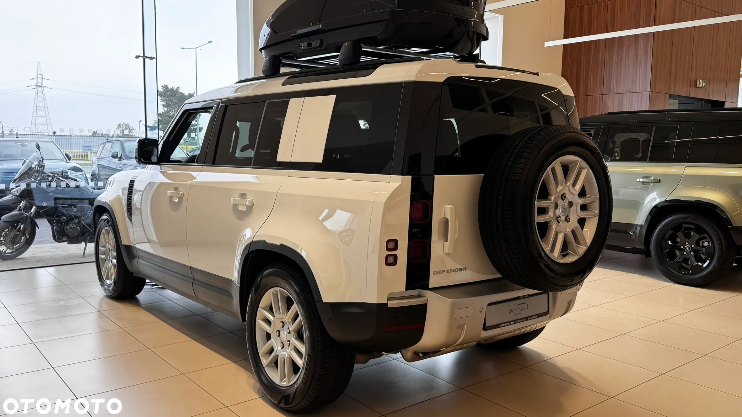 Land Rover Defender 110 2.0 D240 S - 4