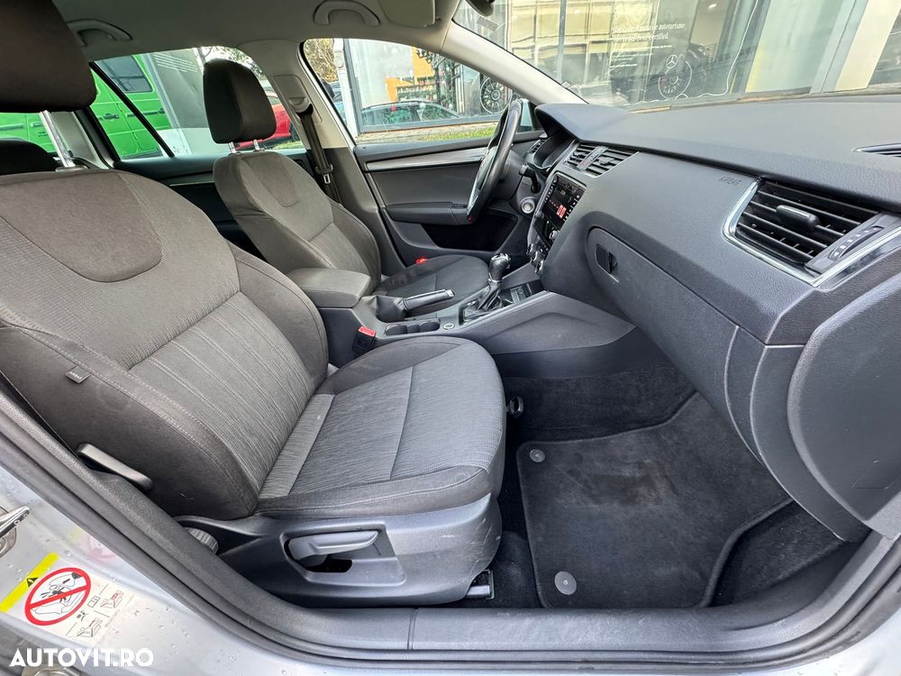 Skoda Octavia 2.0 TDI DSG Ambition - 13