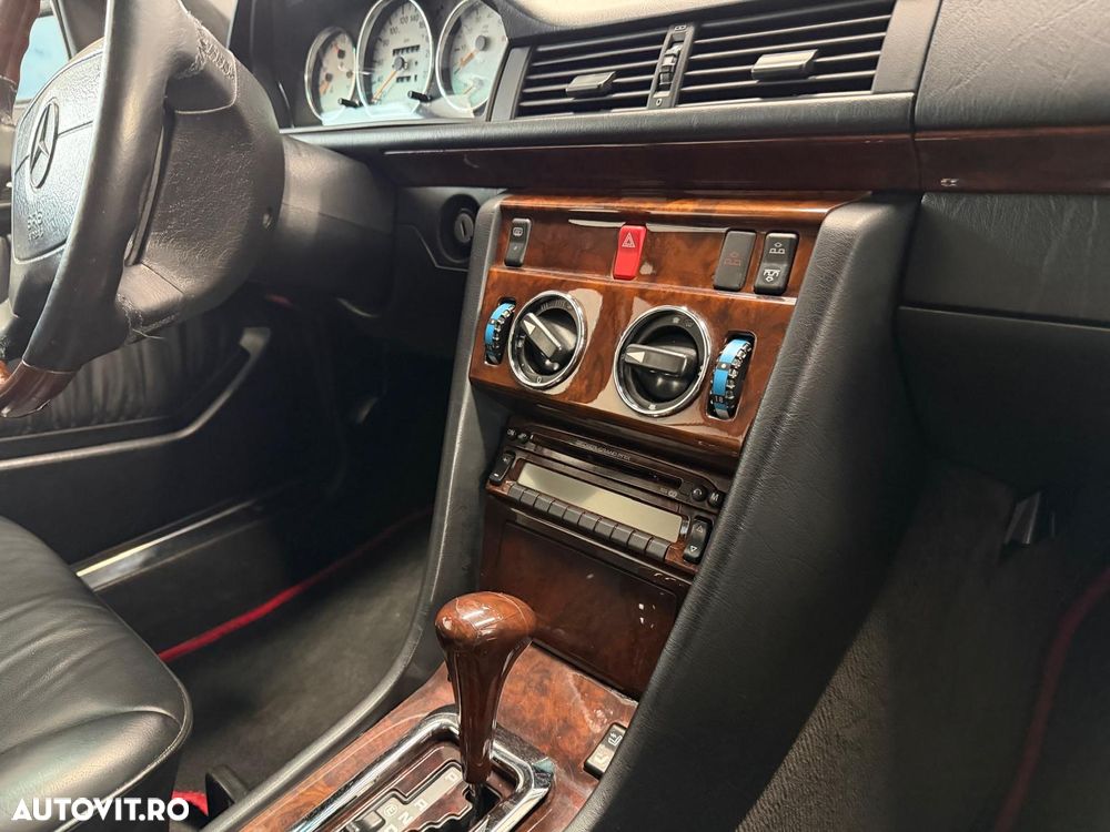 Mercedes-Benz E - 8