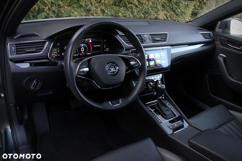 Skoda Superb 2.0 TDI SCR 4x4 L&K DSG - 8