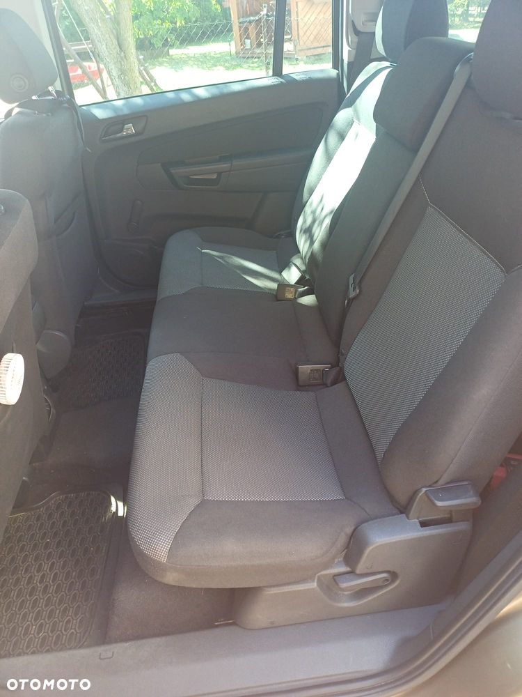 Opel Zafira 1.6 Enjoy - 10