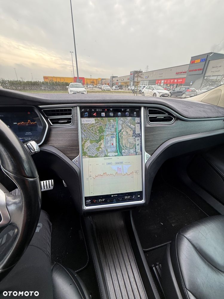 Tesla Model S - 16