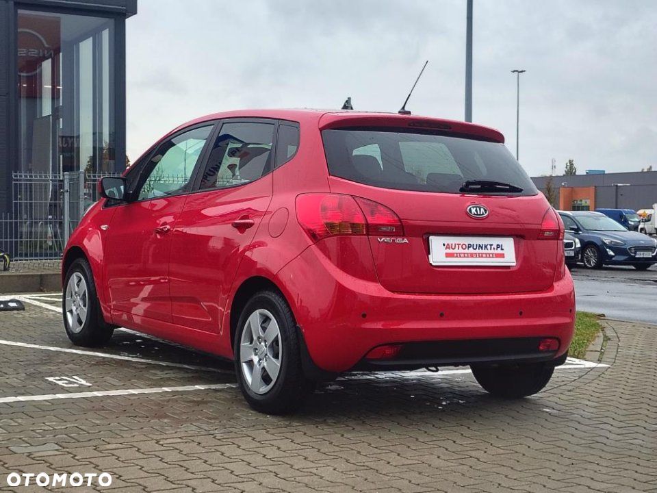 Kia Venga - 7