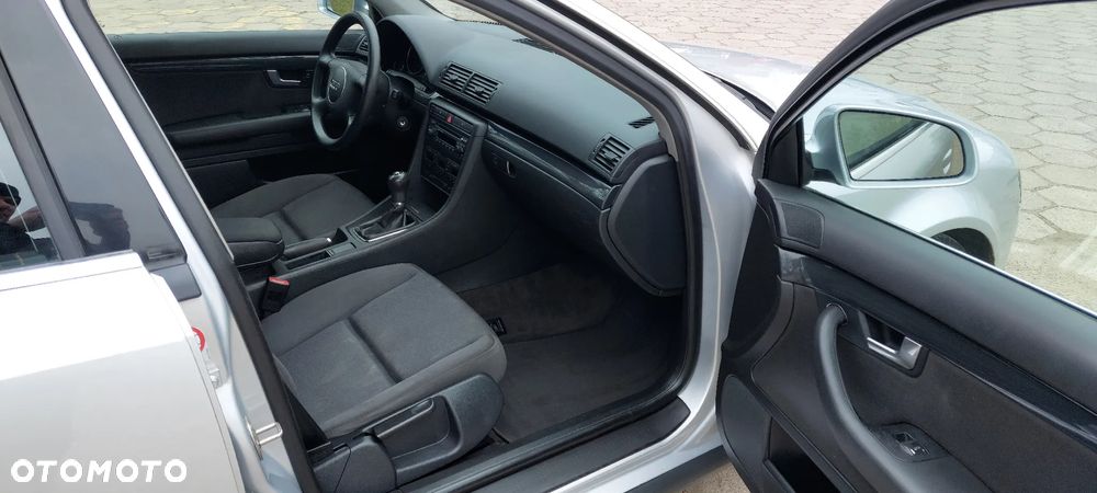 Audi A4 Avant - 11