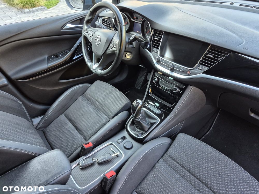 Opel Astra 1.6 T Dynamic S&S - 14