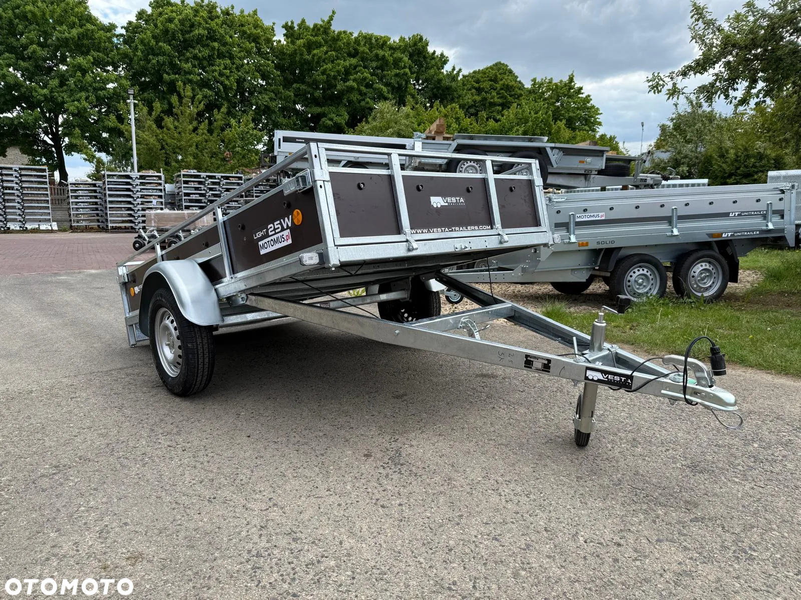 Inny Przyczepa VESTA LIGHT 25W 251x135x39 cm WYSOKIE BURTY ze sklejki spawana rama Kraków Targowisko MOTOMUS - 7