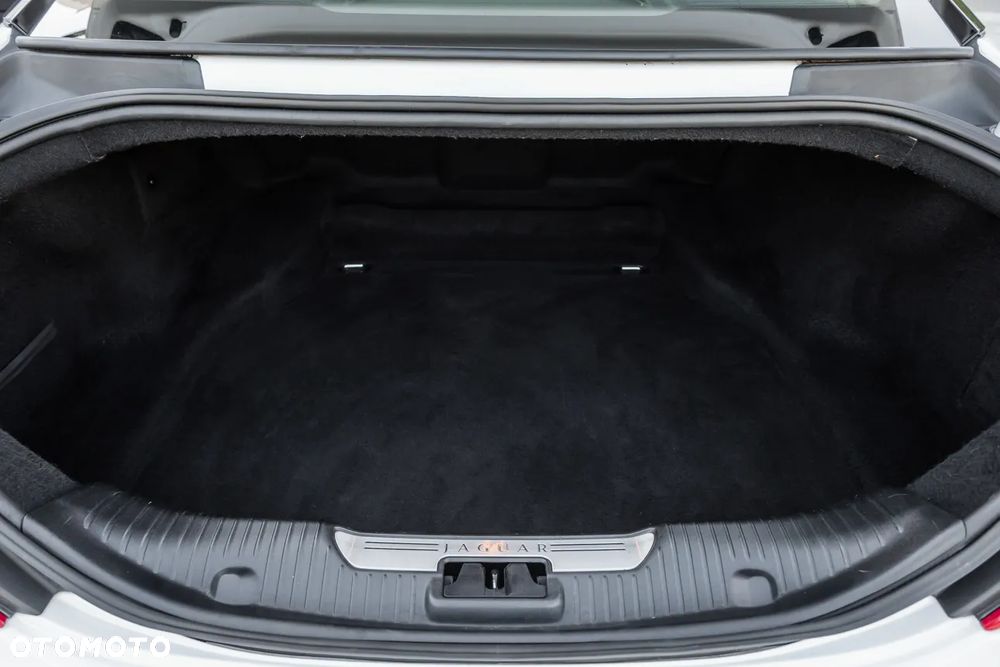 Jaguar XJ 3.0 V6 Kompressor AWD R-Sport - 35