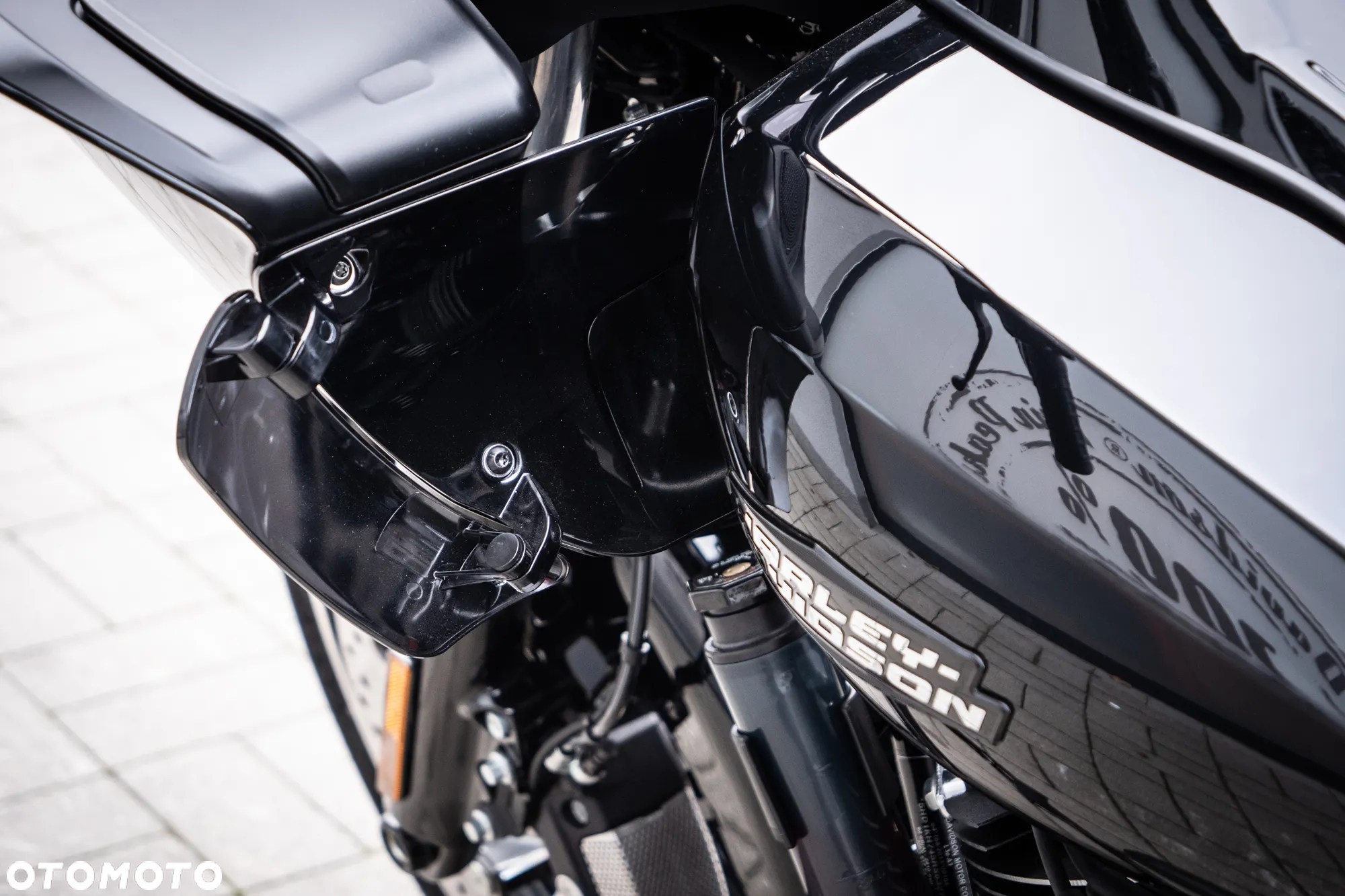 Harley-Davidson Touring Road Glide - 8