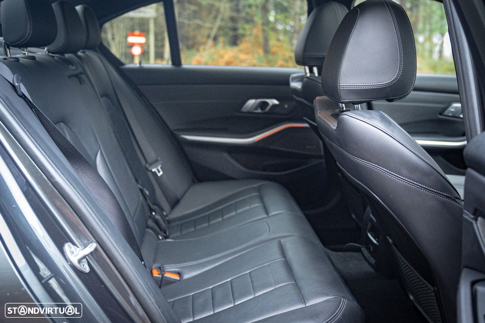 BMW 330 e Aut. M Sport - 19