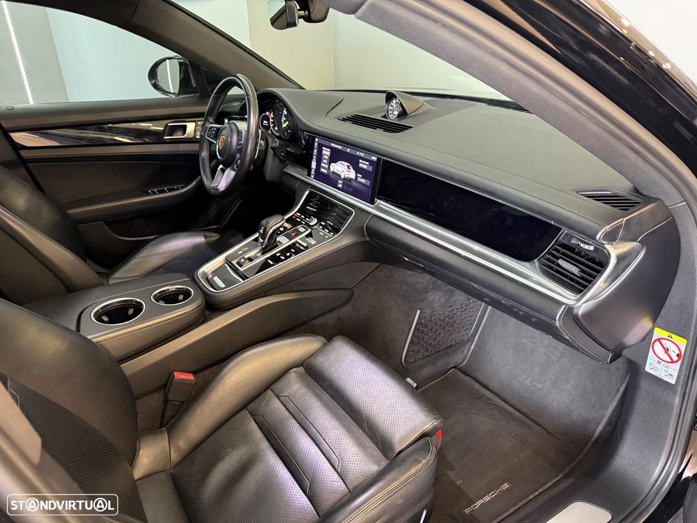 Porsche Panamera Sport Turismo 4 E-Hybrid - 11