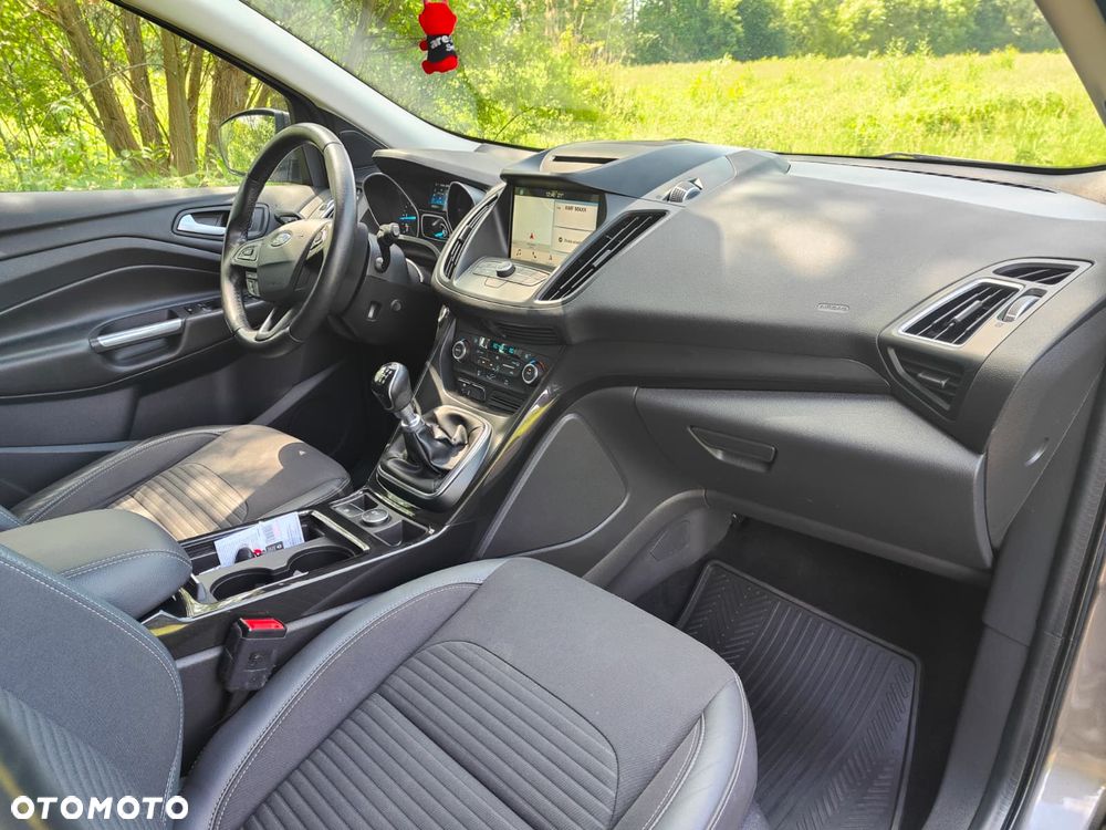 Ford Kuga - 30
