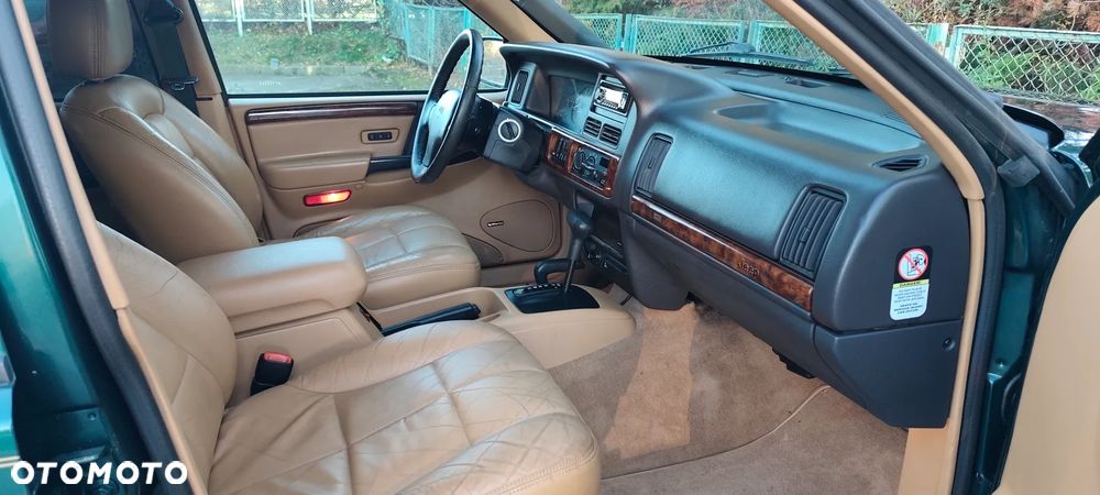 Jeep Grand Cherokee - 26