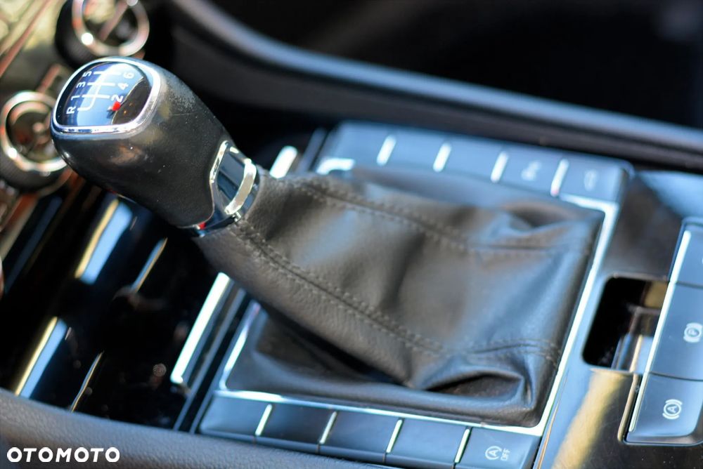 Skoda Superb 2.0 TDI Ambition - 19