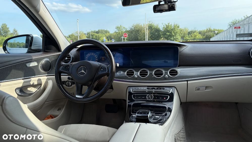 Mercedes-Benz Klasa E 220 d 9G-TRONIC - 10