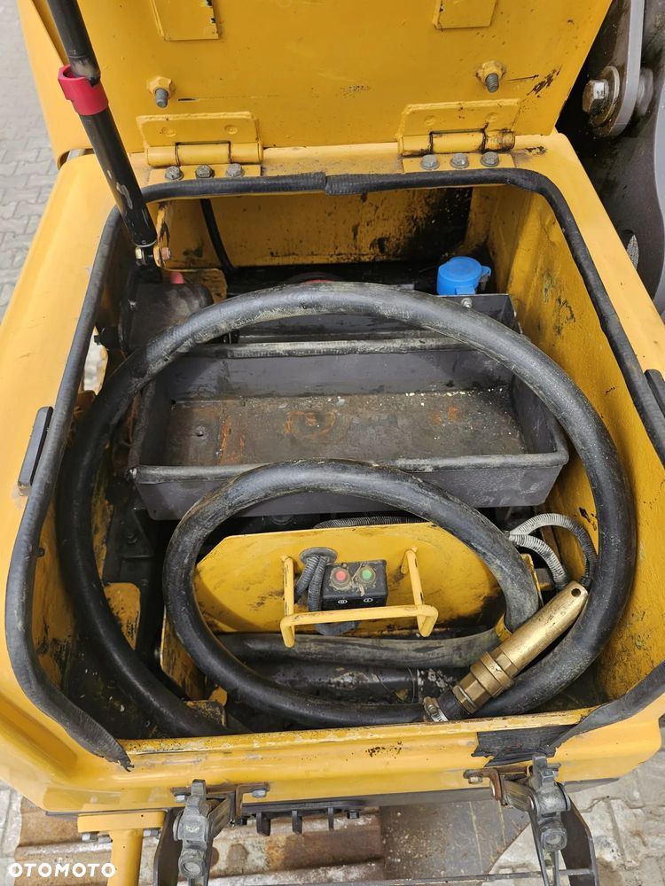 Volvo EC220DL - 13