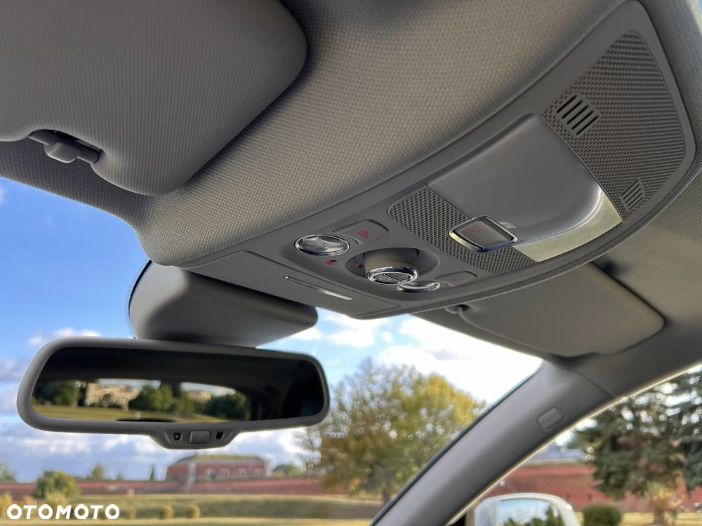 Audi A4 Avant 2.0 TDI - 15