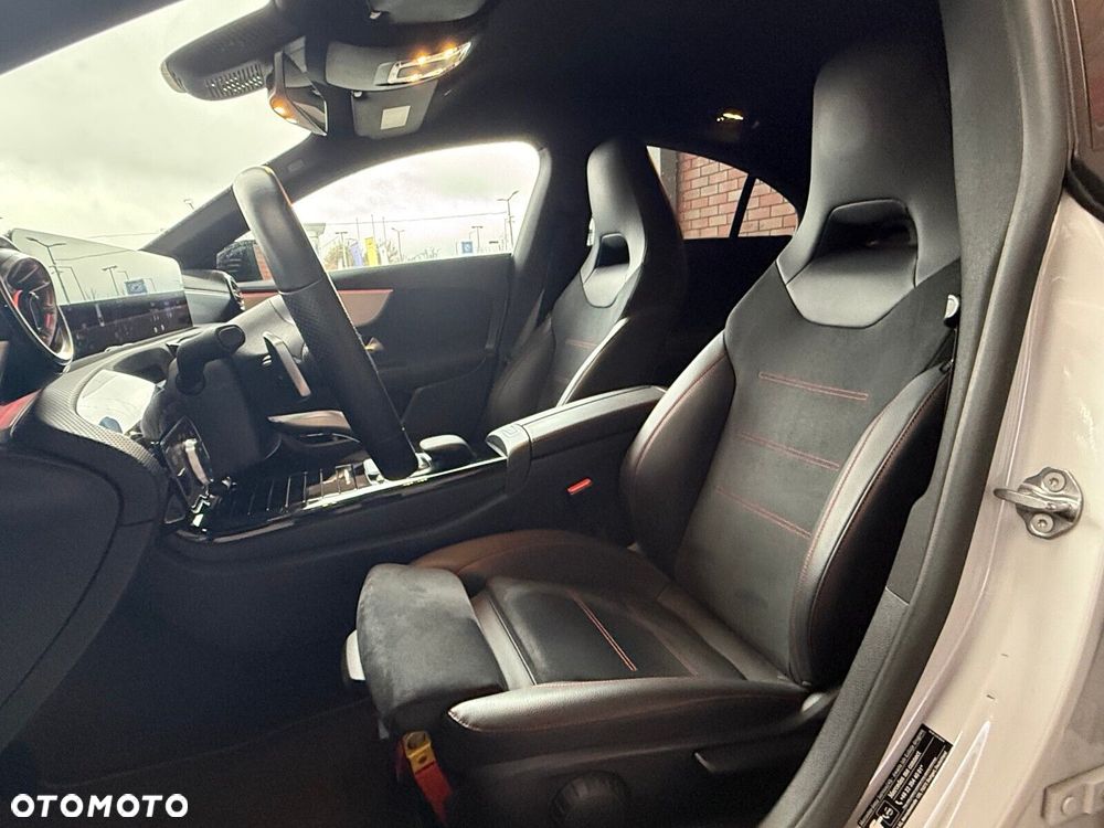 Mercedes-Benz CLA - 10