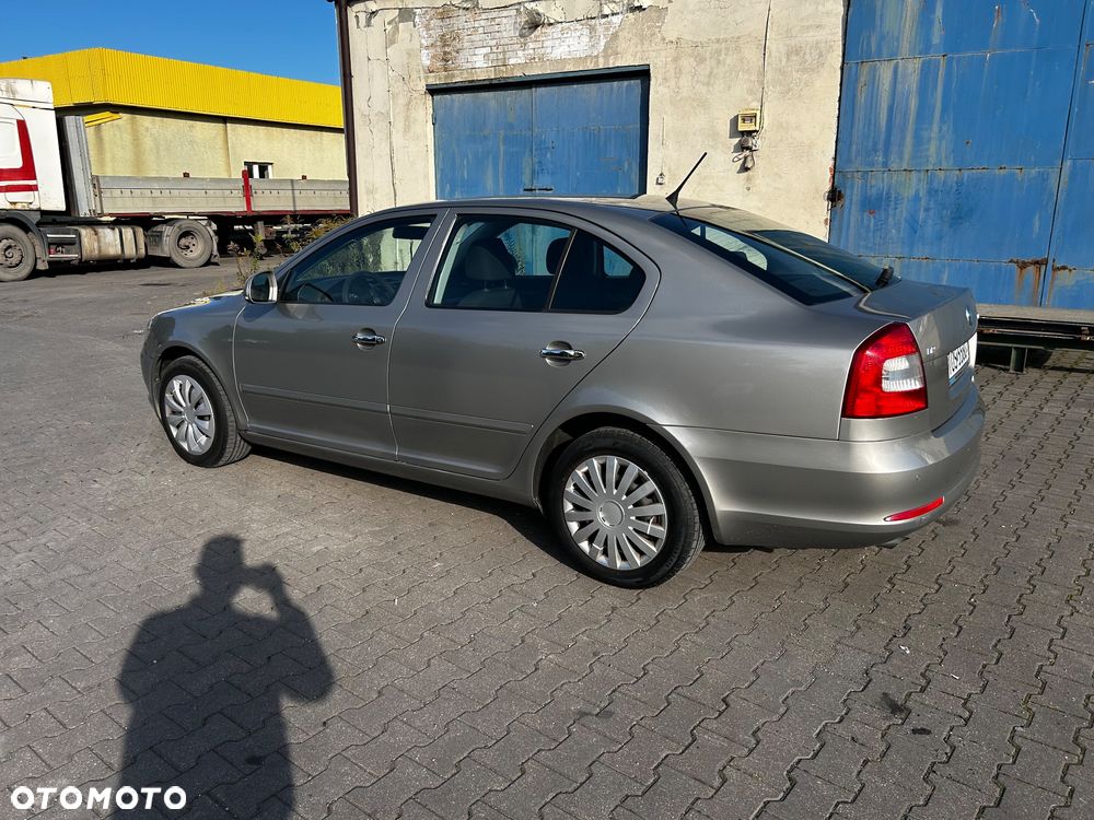 Skoda Octavia 1.6 Classic - 3